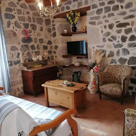 Gite A La Ferme Le Malzieu-Ville Exterior photo