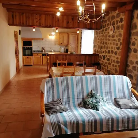 Gite A La Ferme Le Malzieu-Ville Exterior photo